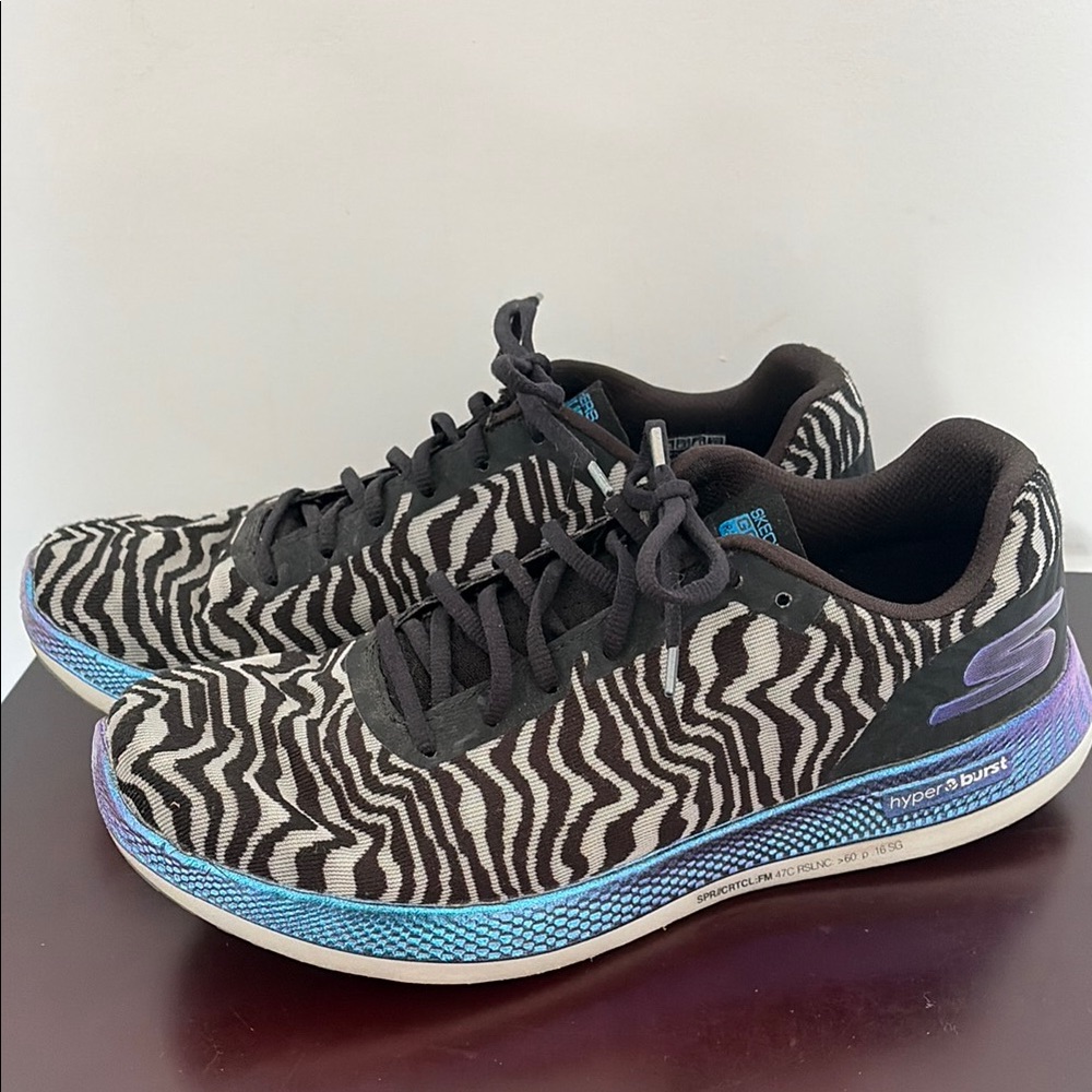 Skechers razor 3